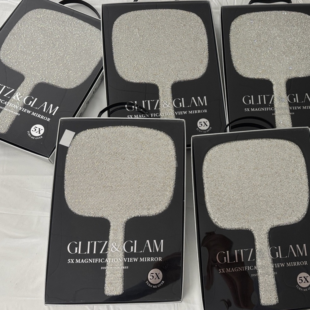 💕Glitz & Glam Silver Handheld Mirror💕